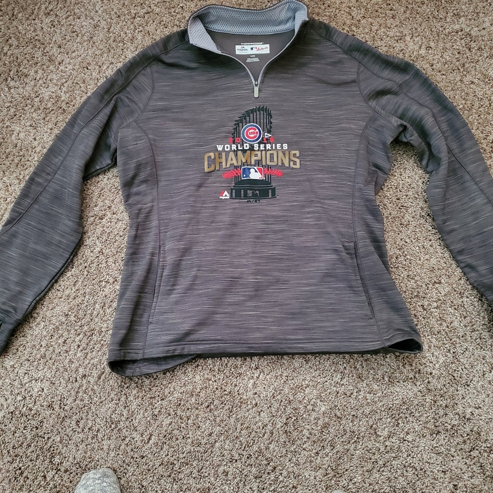 Chicago Cubs 2016 World Champs pullover never worn.